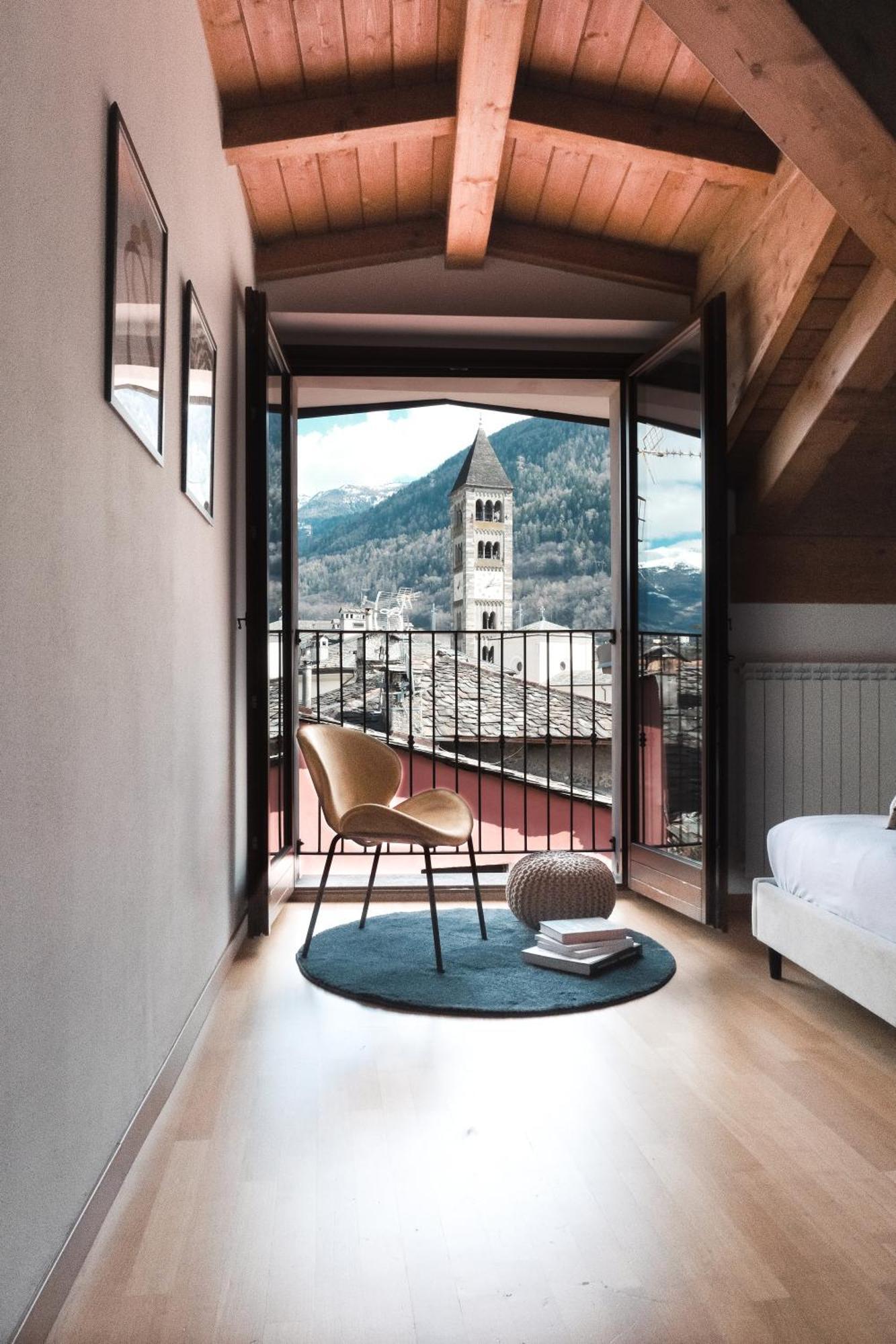 Penthouse Con Vista 6 Minuti Dal Bernina Express Lägenhet Tirano Exteriör bild