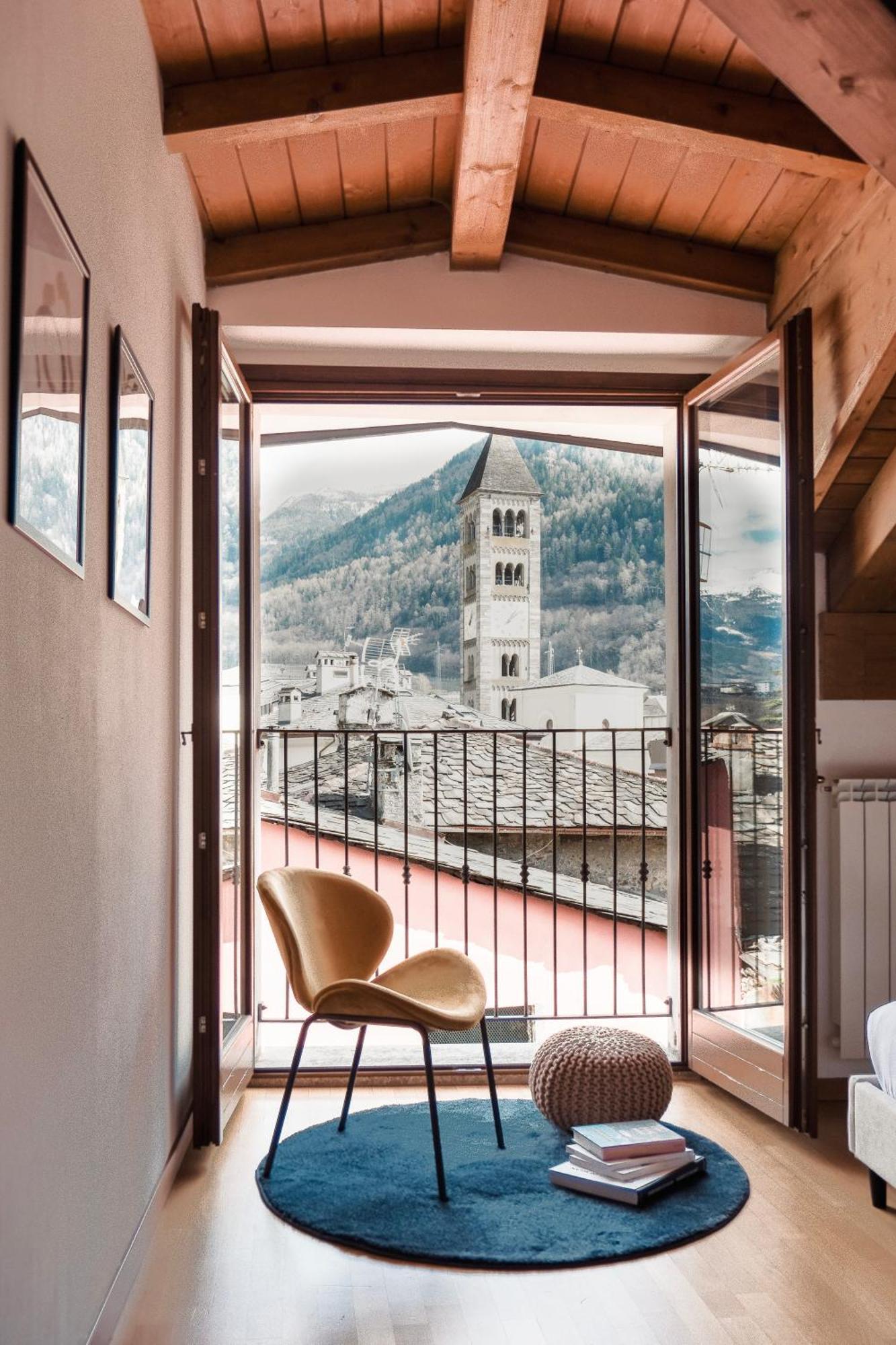 Penthouse Con Vista 6 Minuti Dal Bernina Express Lägenhet Tirano Exteriör bild